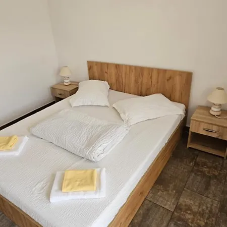 Ubytování v soukromí Tomis *