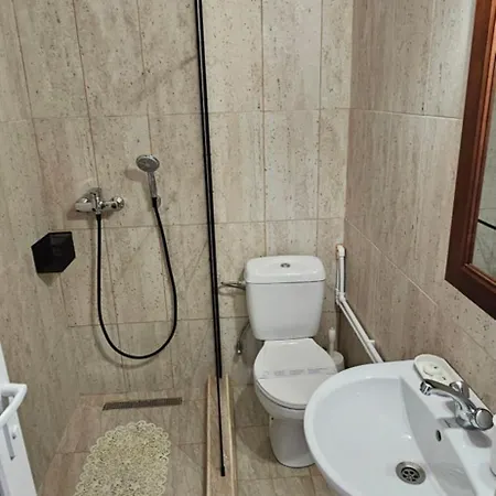 Gazde/Camere de închiriat Tomis Costineşti