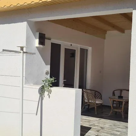 Tomis בית אירוח