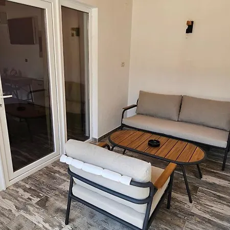 Tomis * كوستِنيست