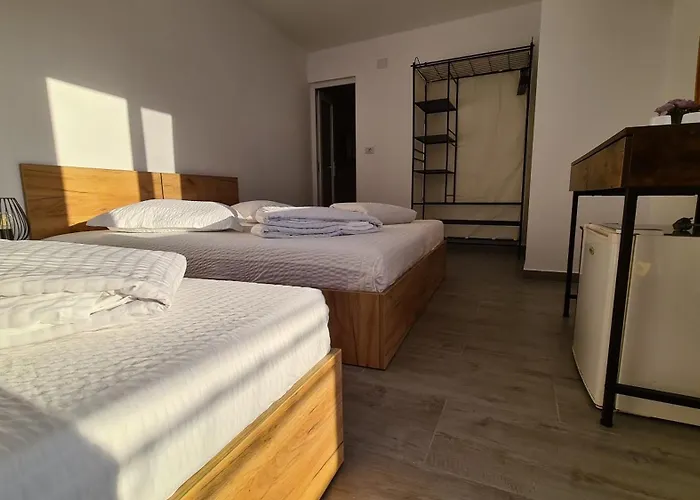 Tomis Quarto em Acomodações Particulares *