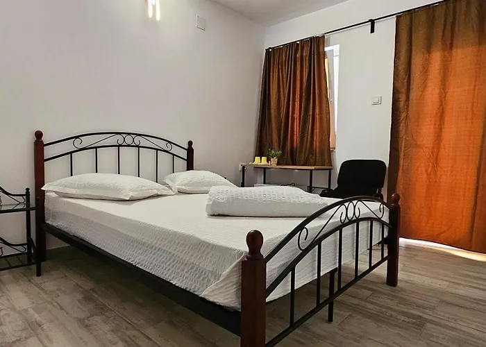 Quarto em Acomodações Particulares Tomis *