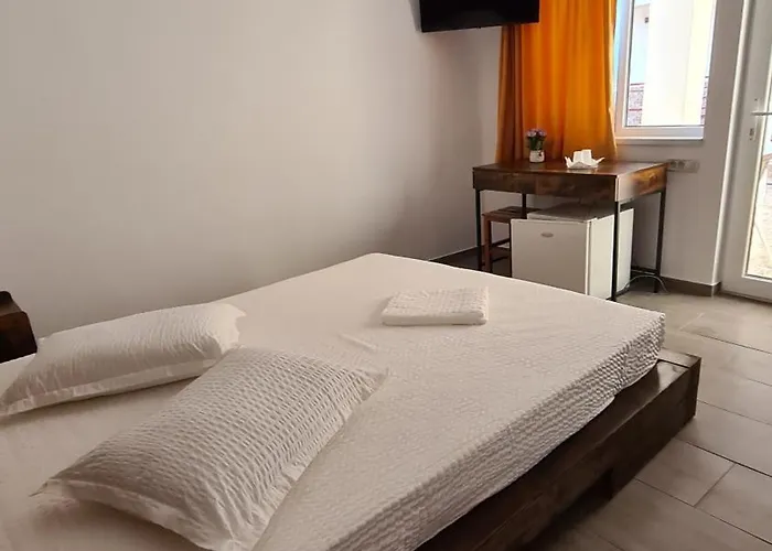 Quarto em Acomodações Particulares Tomis *